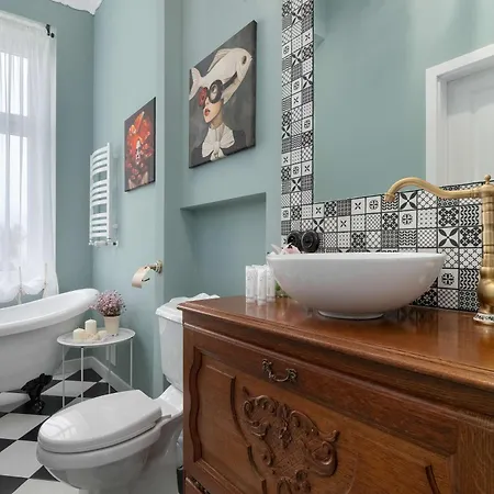 Klimatyczny Retro Niedaleko Ulicy Piotrkowskiej By Renters Apartmán